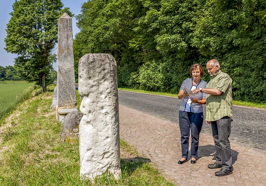 Meilensteine bei Jülich / Foto: Gawandtka